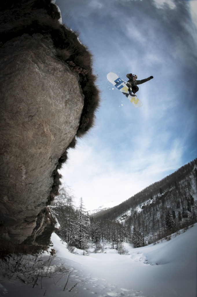 ACTION SPORT PHOTOGRAPHY_Giorgio Ciancaleoni snowboarder (Burton snowboards) di Varese, cliff all'Alpe Devero (VB) action sports photography per SNOWBOARDER magazine

Foto video piste sci Sankt Moritz